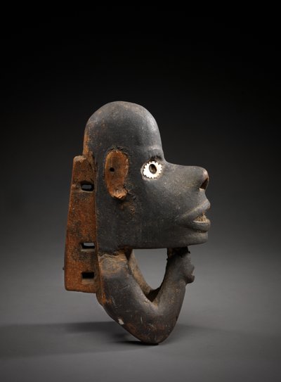 Canoe prow figure head, nguzu nguzu, New Georgia, Solomon Islands, early to mid 1800s by Solomon Islander